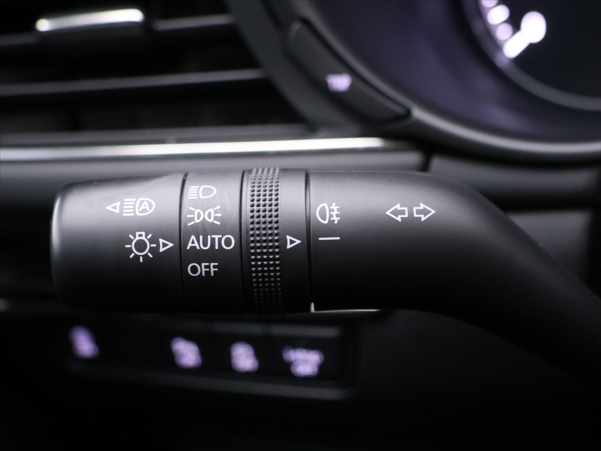 Mazda 3 Sedan 2,0 l 137 kw