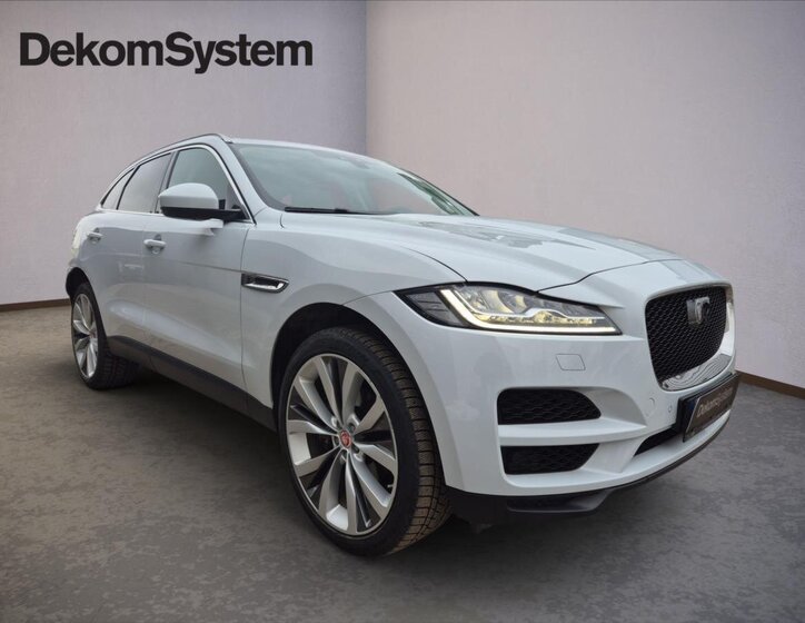 Jaguar F-Pace SUV 3,0 l 221 kw