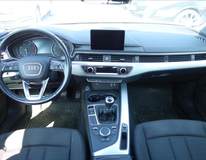 Audi A4 Sedan / Limuzína 2,0 l 110 kw