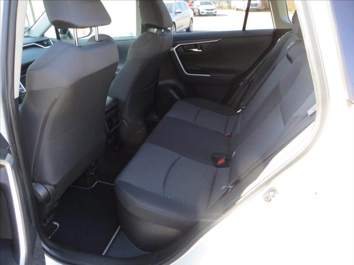 Toyota RAV4 SUV 2,5 l 131 kw