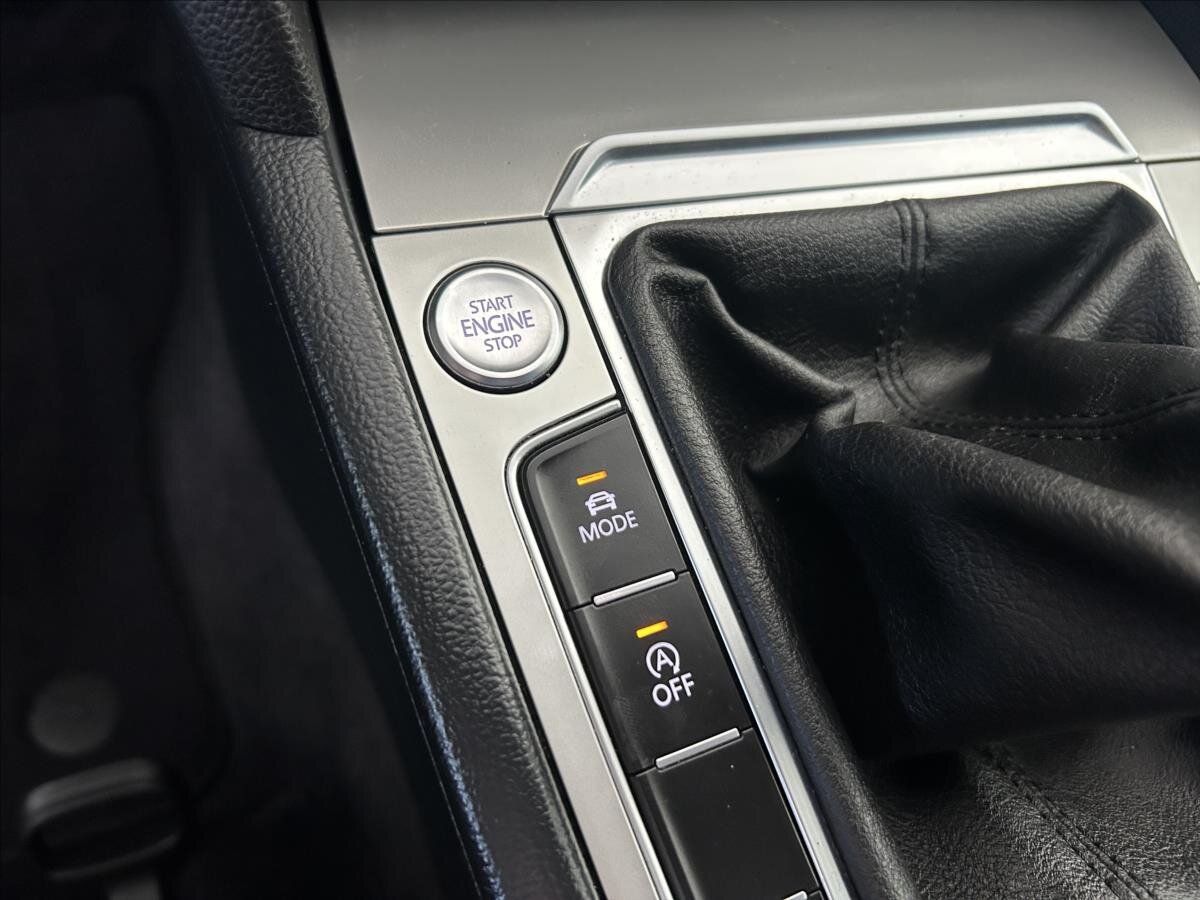 Volkswagen Passat Sedan / Limuzína 1,4 l 110 kw