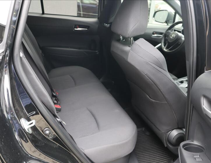 Toyota Corolla Cross 15