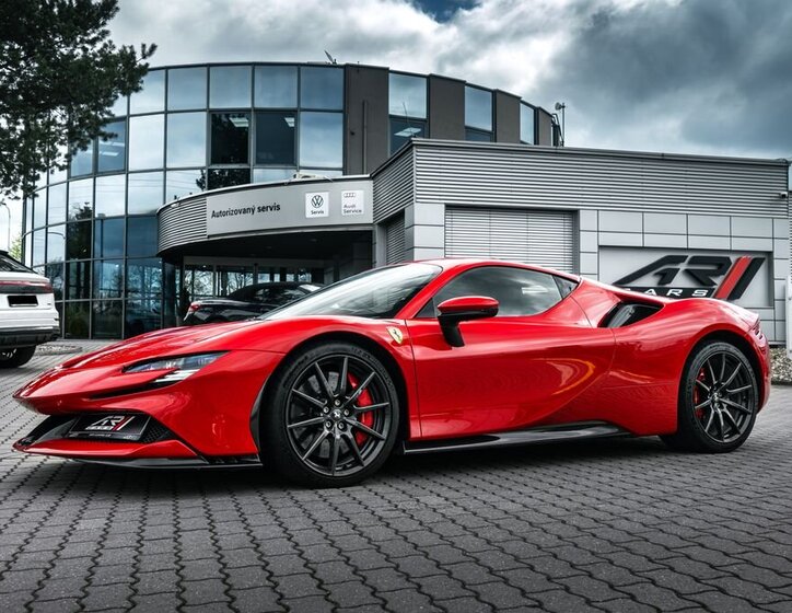Ferrari SF90 Kupé 4,0 l 574 kw