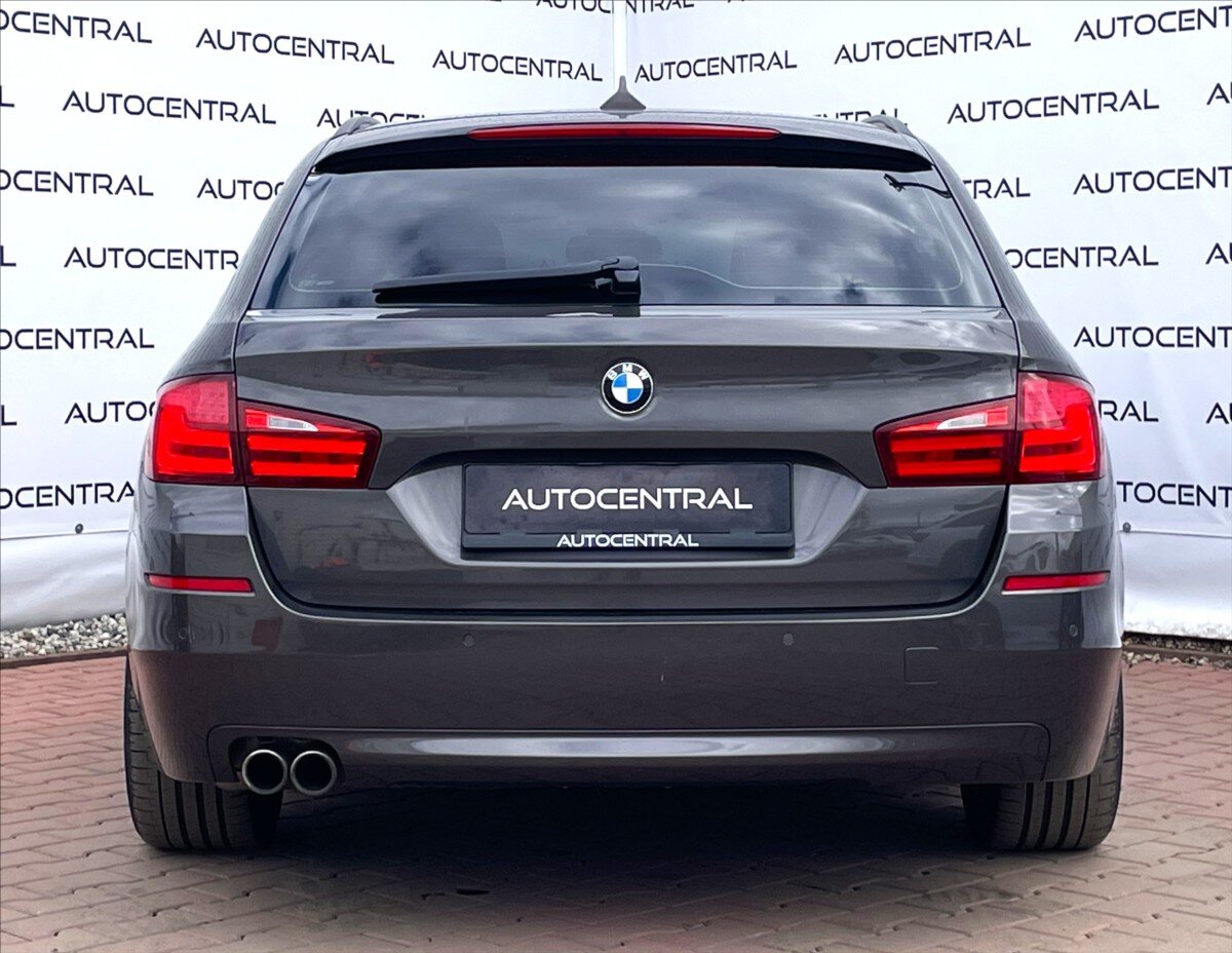 BMW Řada 5 Kombi 3,0 l 180 kw