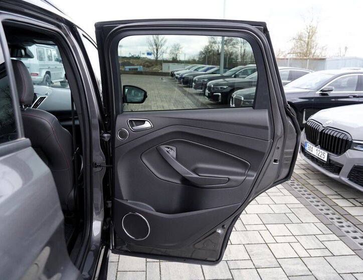 Ford Kuga SUV / Terénní 2,0 l 132 kw