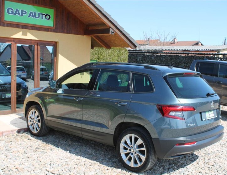 Škoda Karoq SUV / Terénní 1,5 l 110 kw