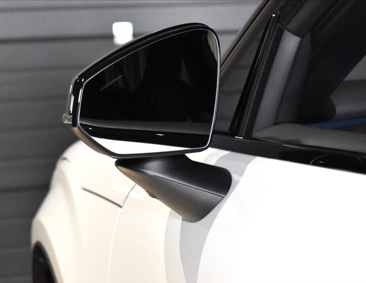 Volvo EX30 SUV / Terénní 0,0 200 kw