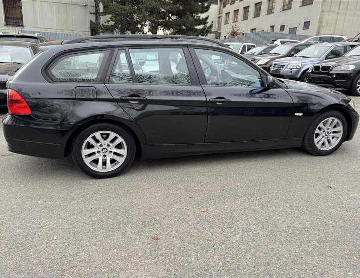 BMW Řada 3 Kombi 2,0 l 120 kw