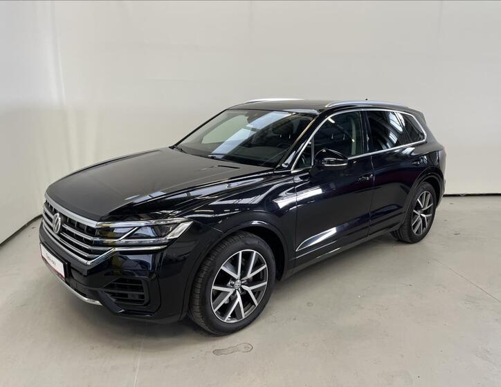Volkswagen Touareg 1