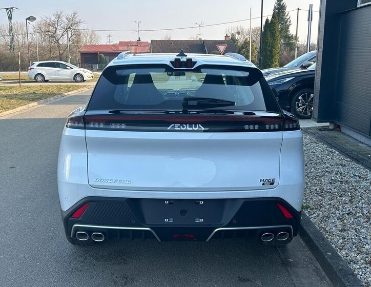 Dongfeng Ostatní SUV / Terénní 1,5 l 145 kw