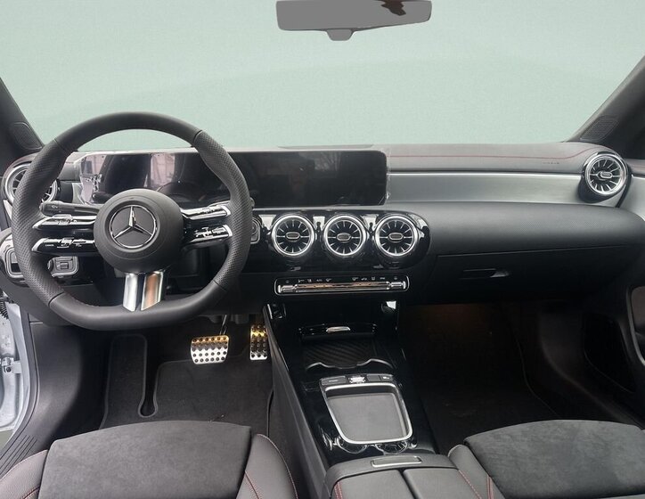 Mercedes-Benz CLA Sedan / Limuzína 1,5 l 120 kw