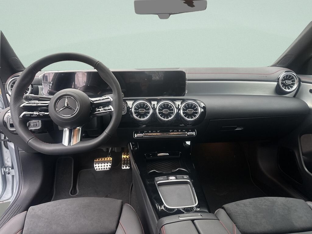 Mercedes-Benz CLA Sedan / Limuzína 1,5 l 120 kw