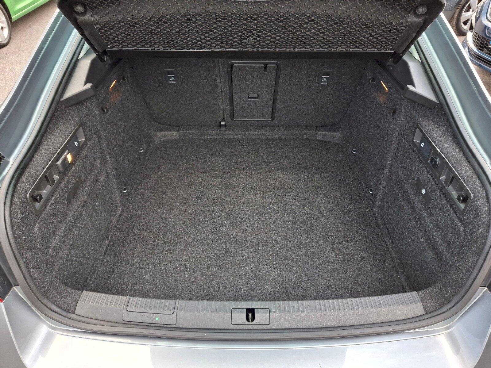 Škoda Superb Sedan / Limuzína 2,0 l 140 kw