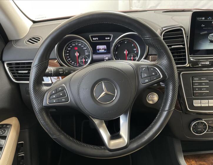 Mercedes-Benz GLS 10