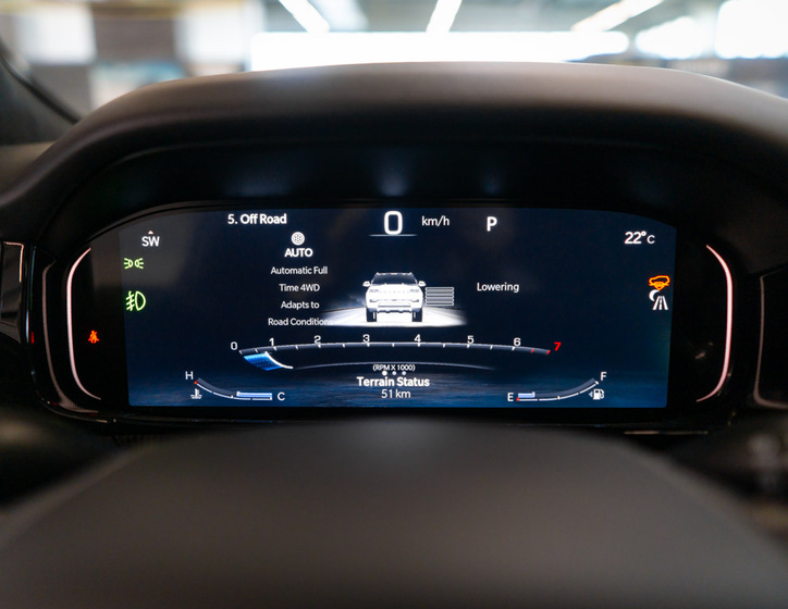 Jeep Grand Wagoneer 26