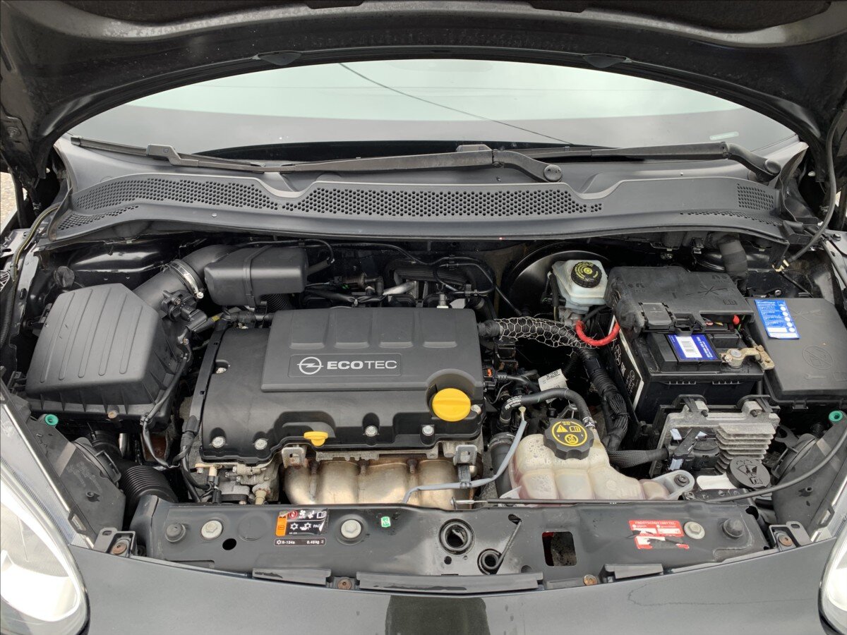 Opel Adam Hatchback 1,4 l 64 kw