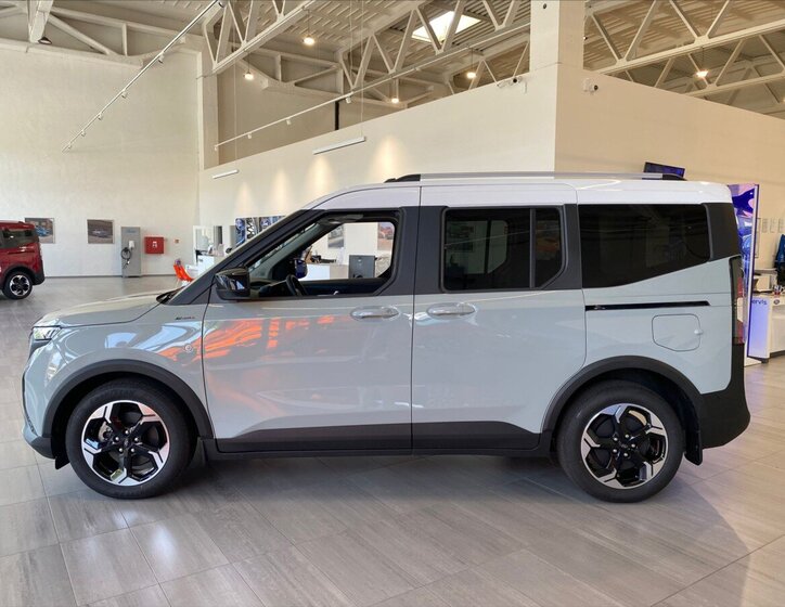 Ford Tourneo Courier MPV 0,0 100 kw