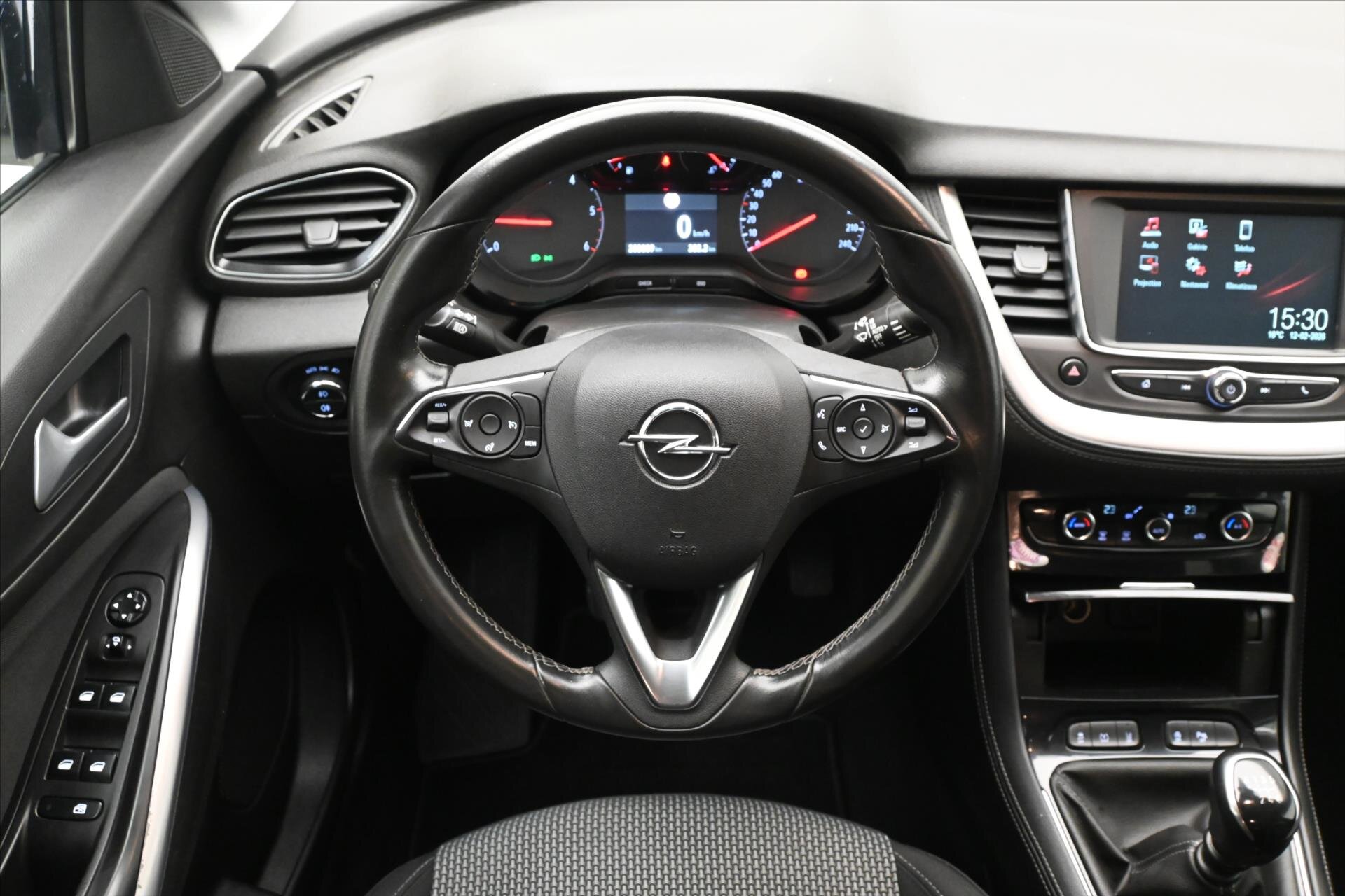 Opel Grandland X SUV / Terénní 1,6 l 88 kw