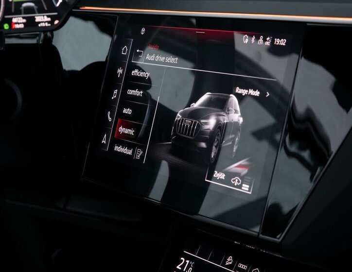 Audi e-tron SUV / Terénní 0,0 300 kw