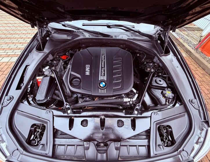 BMW Řada 5 Kombi 3,0 l 190 kw