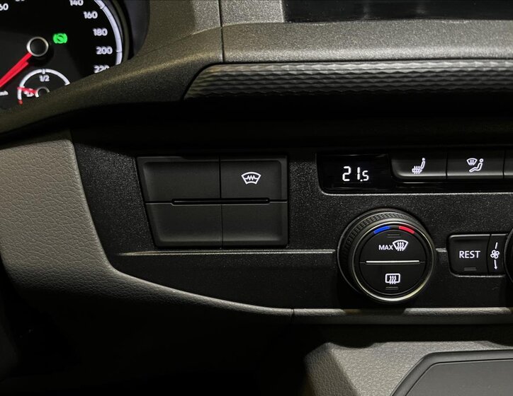 Volkswagen Caravelle 16