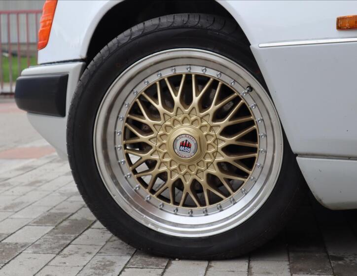 Mercedes-Benz 200 19