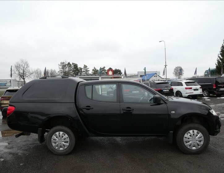 Mitsubishi L200 11
