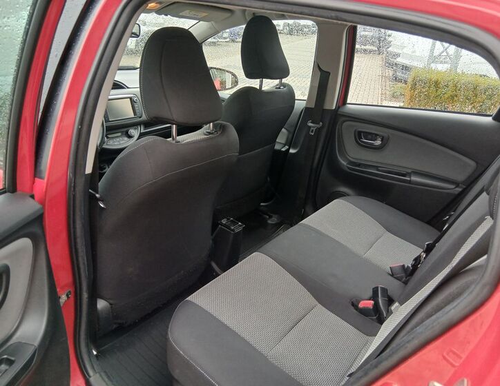 Toyota Yaris 12