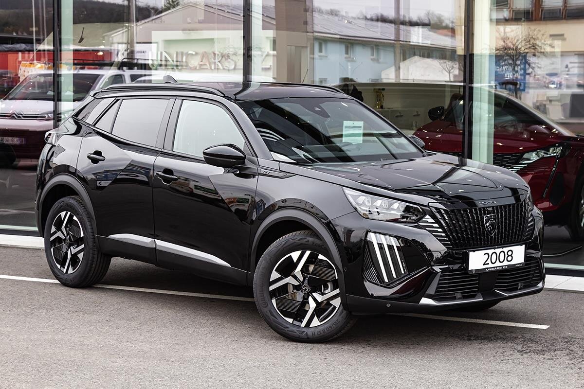 Peugeot 2008 SUV 1,2 l 100 kw