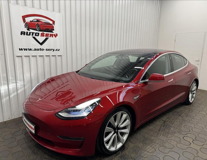 Tesla Model 3 Liftback 0,0 324 kw
