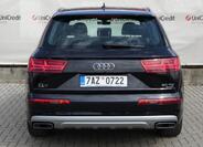 Audi Q7 4