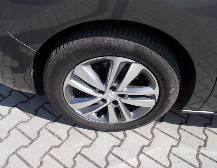 Peugeot Traveller MPV 2,0 l 130 kw