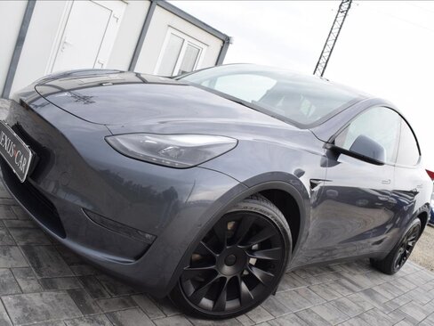 Tesla Model Y SUV / Terénní 0,0 378 kw