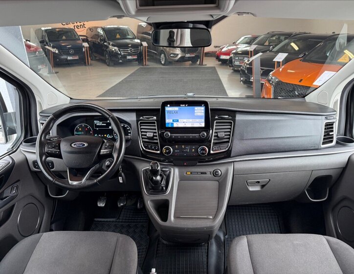 Ford Tourneo Custom 13