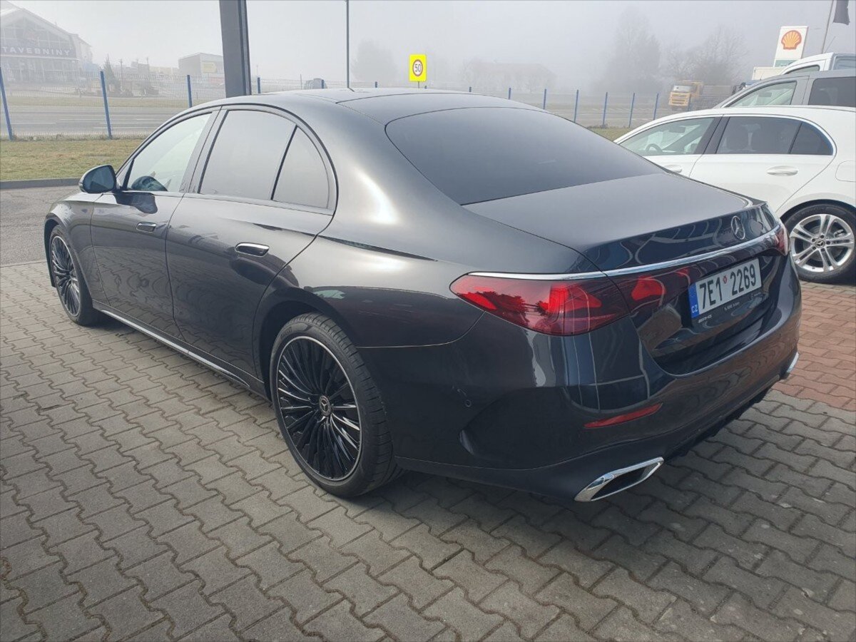 Mercedes-Benz Třídy E Sedan / Limuzína 2,0 l 145 kw
