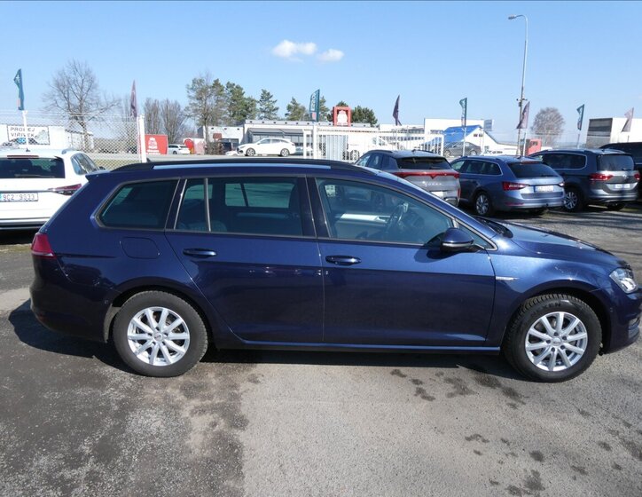 Volkswagen Golf Kombi 1,6 l 81 kw