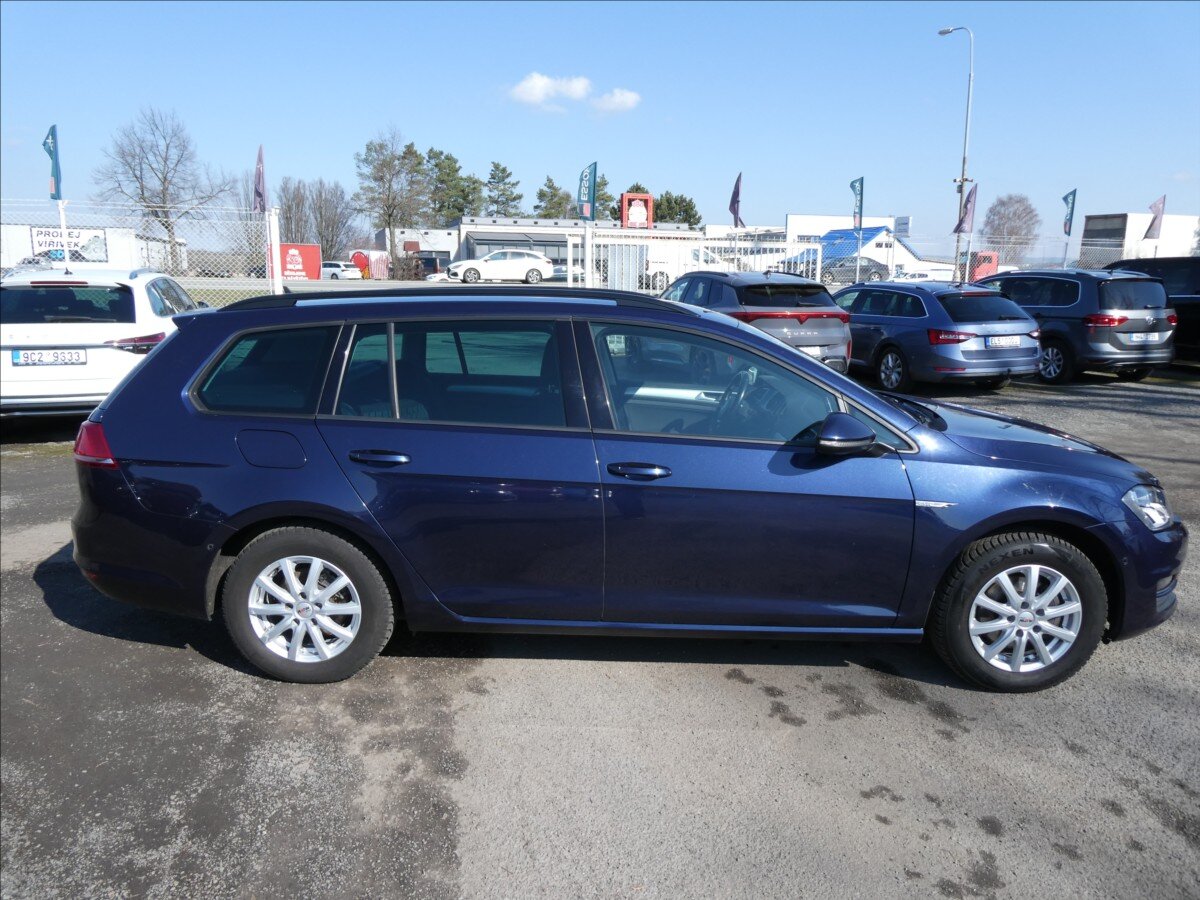 Volkswagen Golf Kombi 1,6 l 81 kw