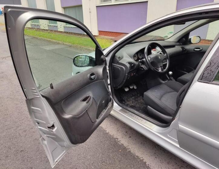 Peugeot 206 8