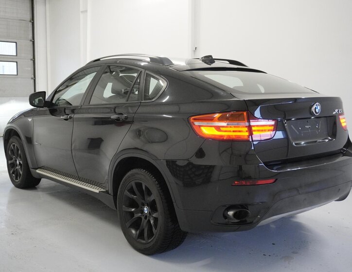 BMW X6 SUV 3,0 l 180 kw