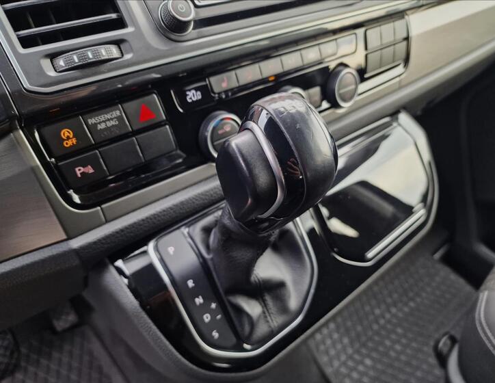 Volkswagen Multivan 34