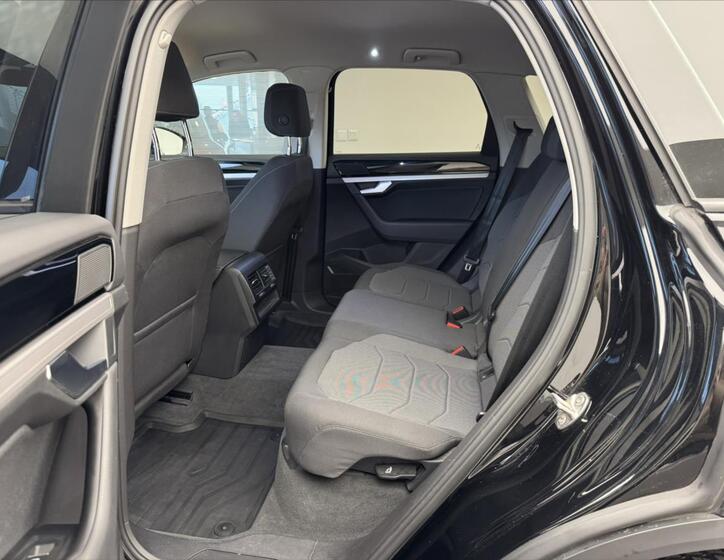 Volkswagen Touareg 8