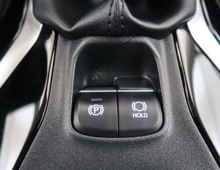 Toyota Corolla Sedan / Limuzína 1,5 l 92 kw