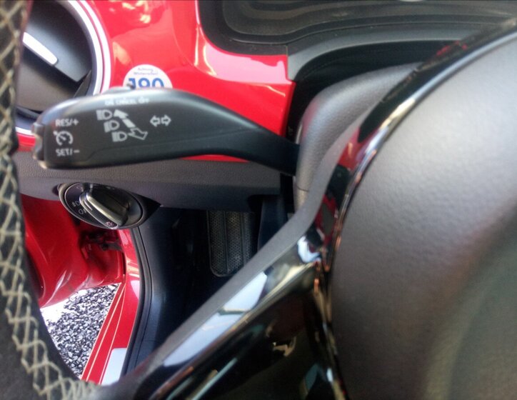 Volkswagen up! Hatchback 999,0 44 kw