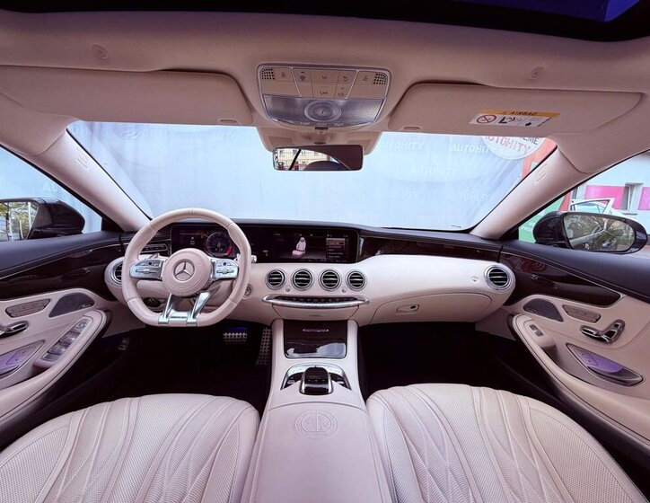 Mercedes-Benz Třídy S Kupé 4,0 l 450 kw