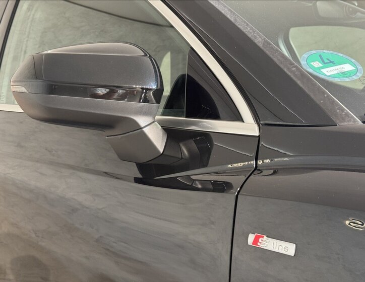 Audi Q3 SUV 2,0 l 140 kw