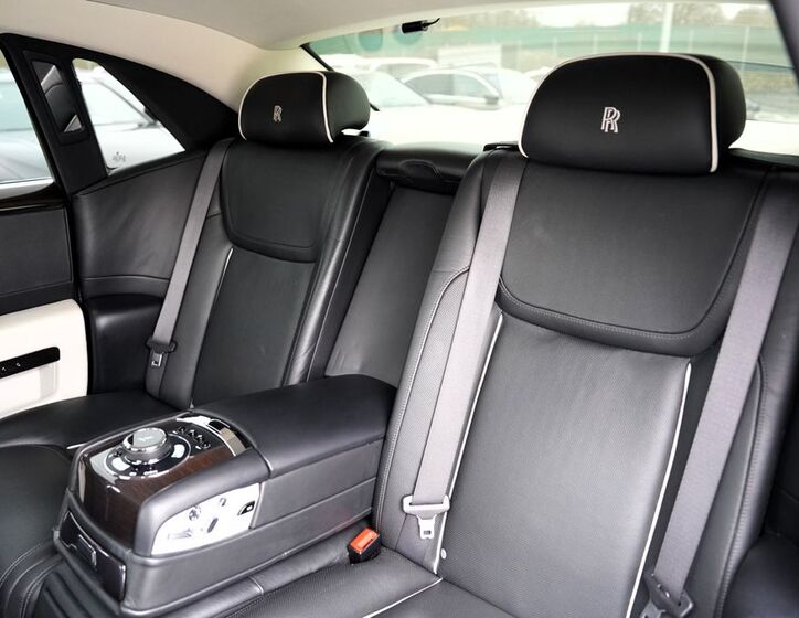 Rolls-Royce Ghost Sedan 6,6 l 420 kw