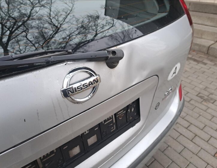 Nissan Almera Tino 19