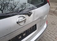 Nissan Almera Tino 19