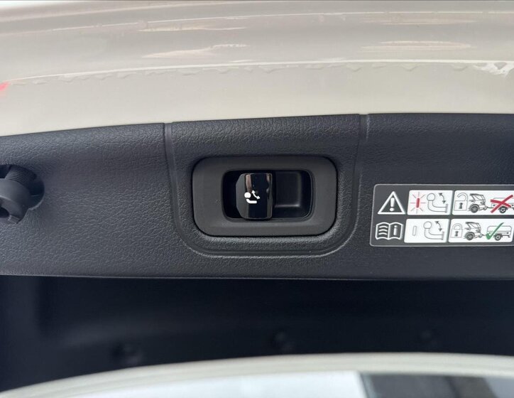 Mercedes-Benz Třídy C Sedan 2,0 l 145 kw