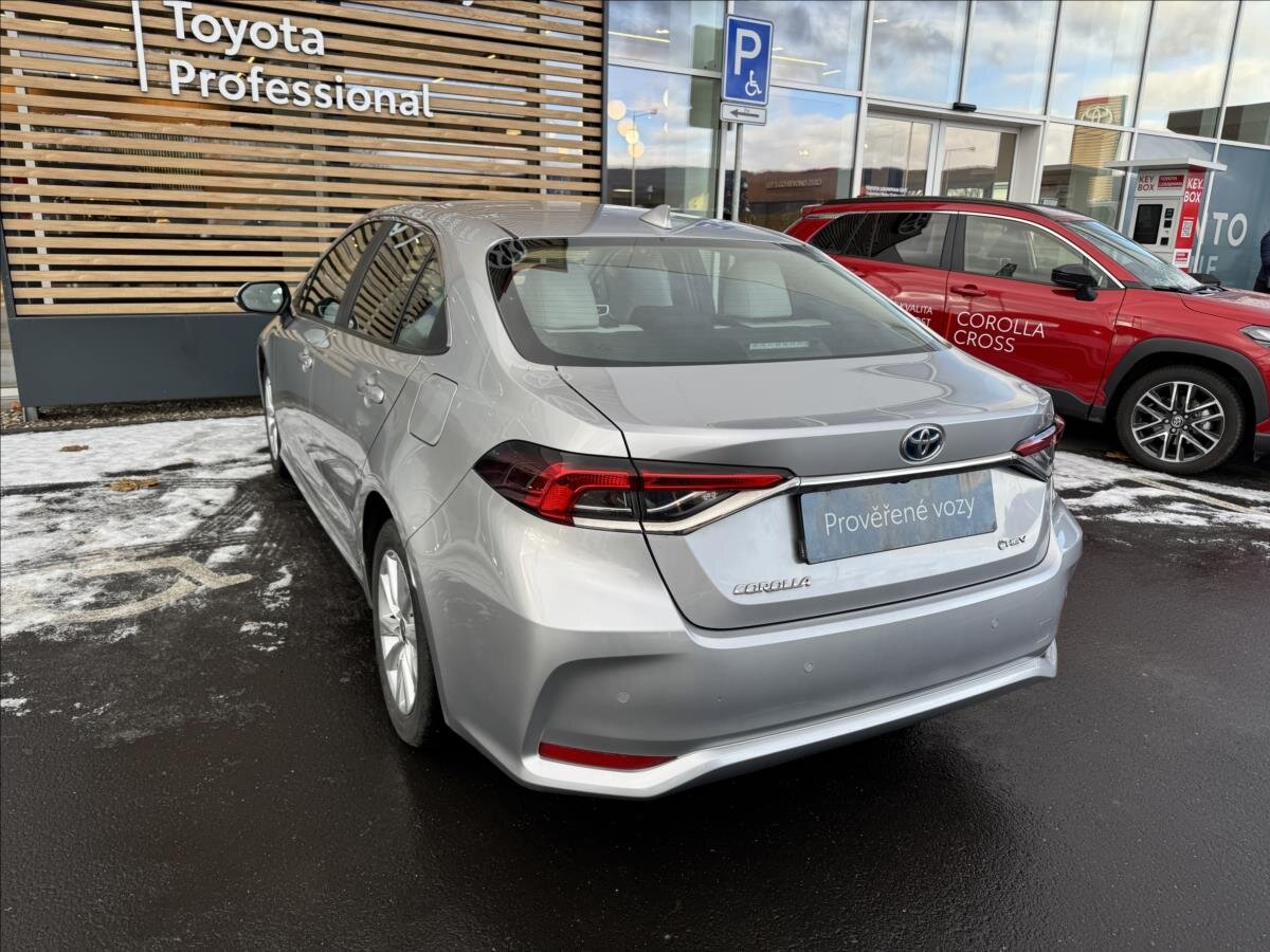 Toyota Corolla Sedan / Limuzína 1,8 l 72 kw
